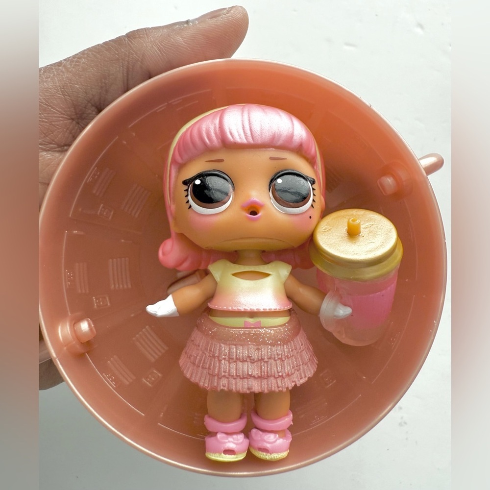 L.O.L. Surprise Doll in Globe